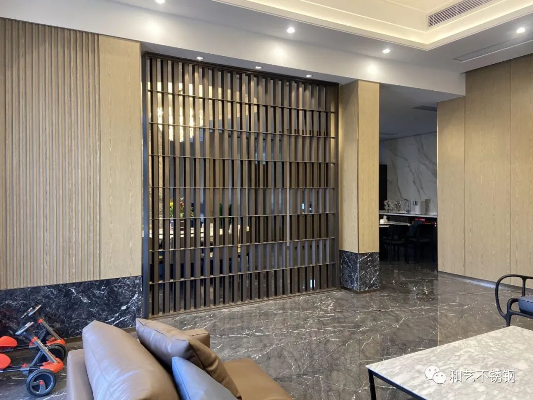 這里已安裝空調(diào)，請進(jìn)來乘涼