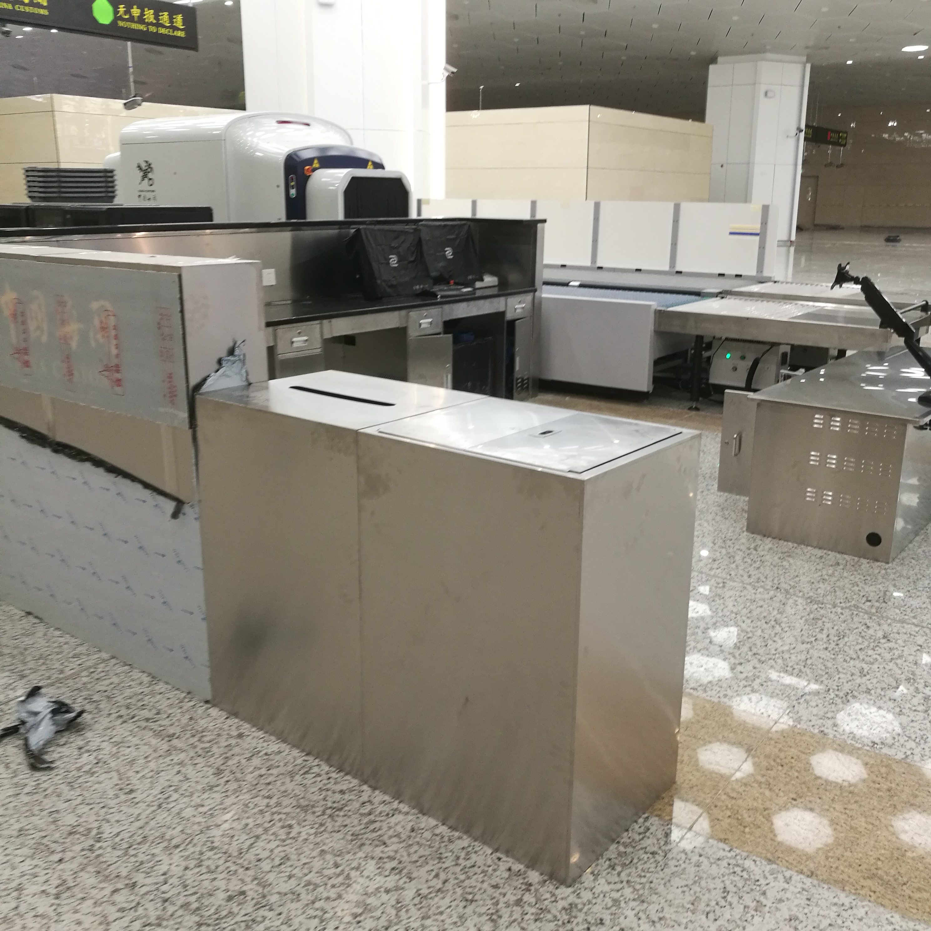 橫琴海關(guān):不銹鋼工作臺 橫琴海關(guān):不銹鋼工作臺