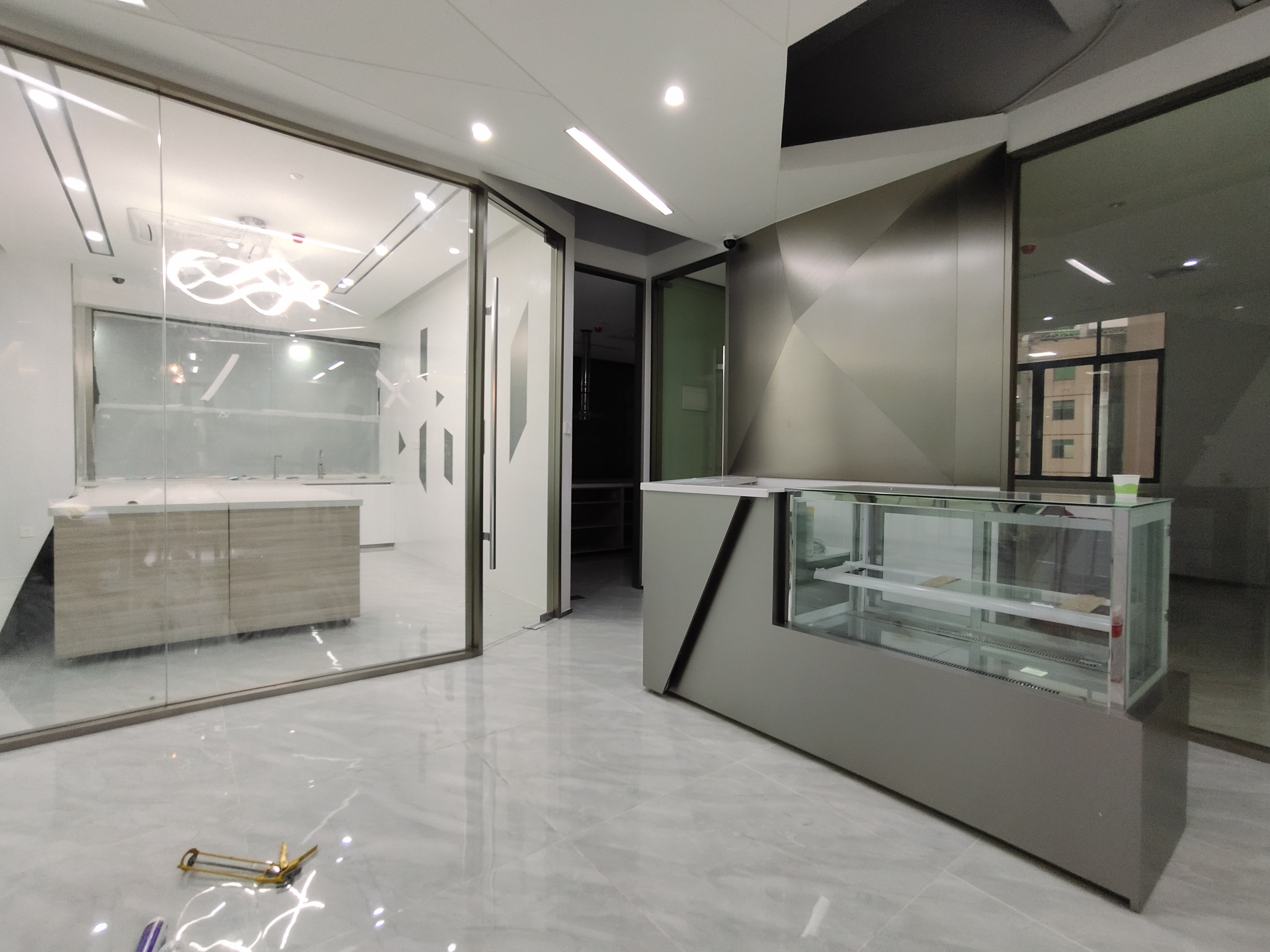 廣州番禺烘培店:不銹鋼裝飾 廣州番禺烘培店:不銹鋼裝飾